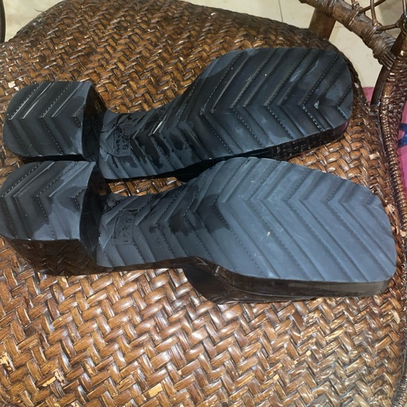 Gucci Black Rubber Slide Sandals Platform Block Heel Logo Women Size 9 Preowned - Picture 5 of 5